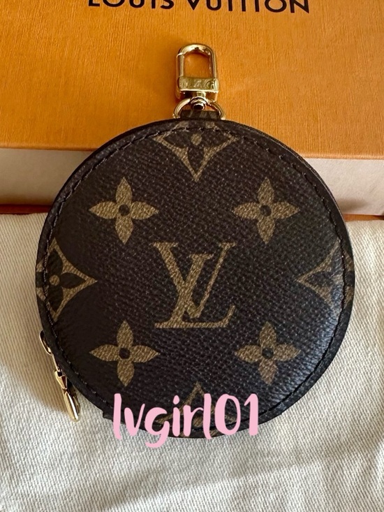 Louis Vuitton Handbags - 🌸💯Authentic Louis Vuitton Multi Pochette Round Coin Purse